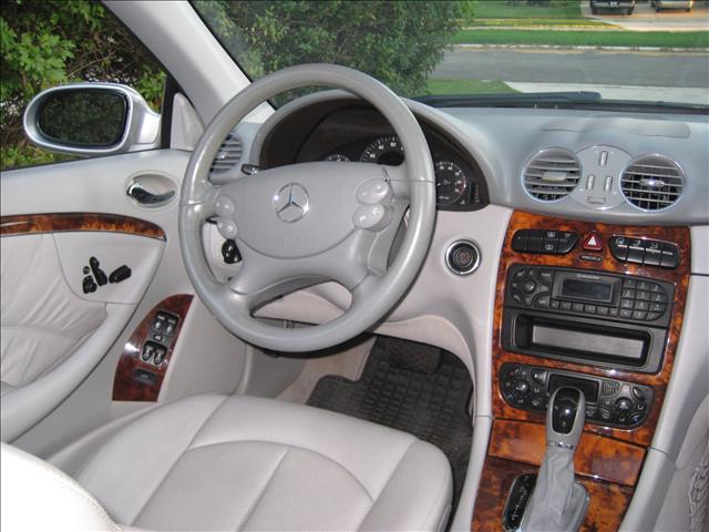 Mercedes-Benz CLK Class 2003 photo 1