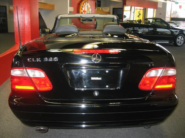 Mercedes-Benz CLK Class 2003 photo 3