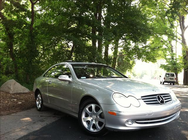 Mercedes-Benz CLK Class 2004 photo 1