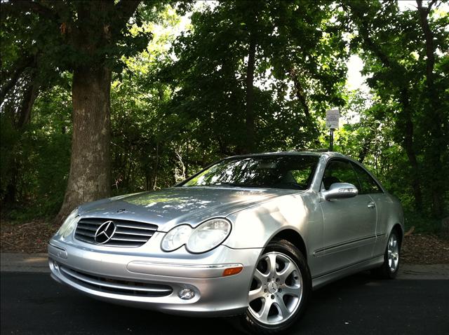 Mercedes-Benz CLK Class 2004 photo 2