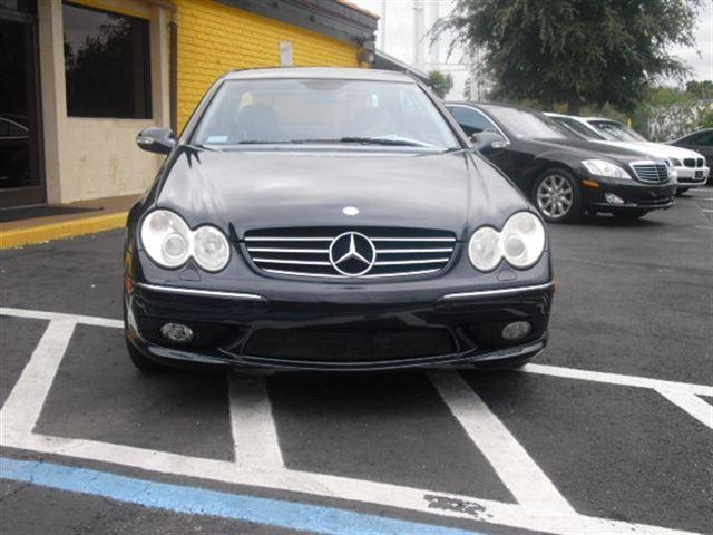 Mercedes-Benz CLK Class 2004 photo 4