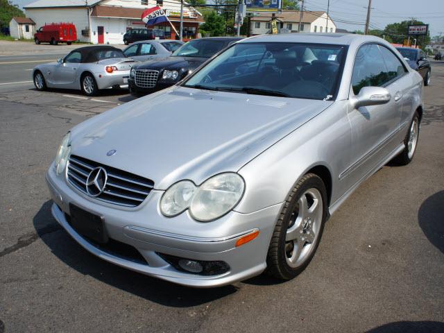 Mercedes-Benz CLK Class 2004 photo 4