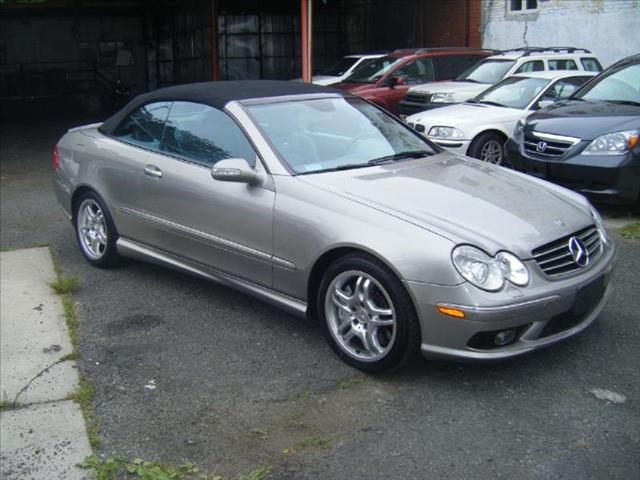 Mercedes-Benz CLK Class 2004 photo 2