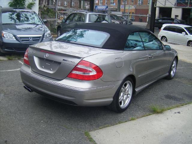 Mercedes-Benz CLK Class 2004 photo 4