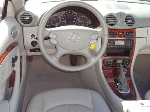 Mercedes-Benz CLK Class 2004 photo 1