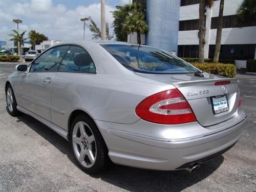 Mercedes-Benz CLK Class 2005 photo 3