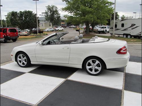 Mercedes-Benz CLK Class 2005 photo 1