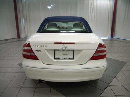 Mercedes-Benz CLK Class 2005 photo 3