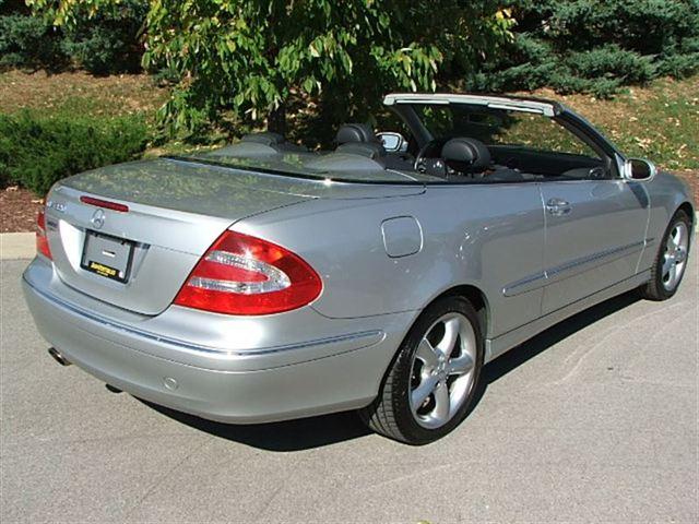 Mercedes-Benz CLK Class 2005 photo 3