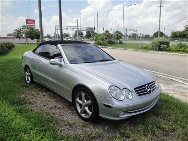 Mercedes-Benz CLK Class 2005 photo 2