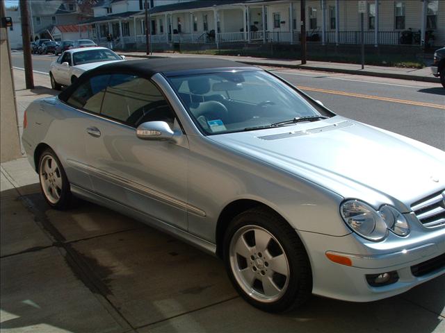 Mercedes-Benz CLK Class 2006 photo 2