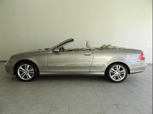 Mercedes-Benz CLK Class 2007 photo 1