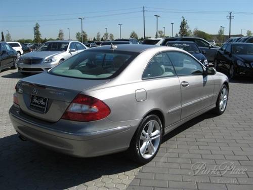 Mercedes-Benz CLK Class 2007 photo 2