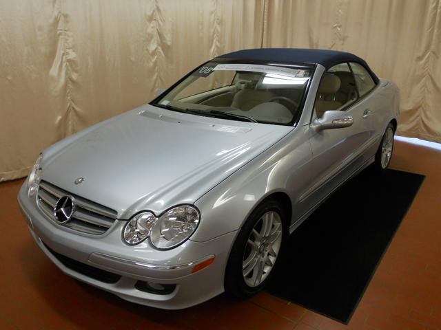 Mercedes-Benz CLK Class 2008 photo 1