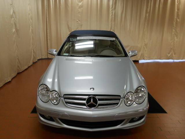 Mercedes-Benz CLK Class 2008 photo 2