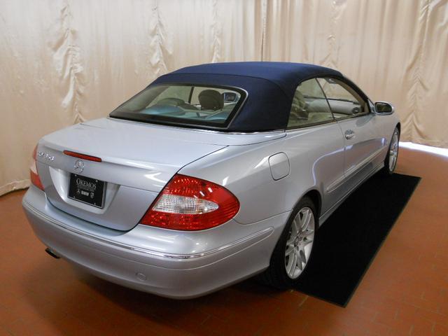 Mercedes-Benz CLK Class 2008 photo 4