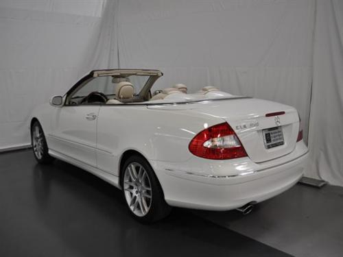 Mercedes-Benz CLK Class 2008 photo 3