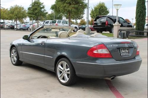 Mercedes-Benz CLK Class 2008 photo 4