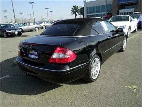 Mercedes-Benz CLK Class 2008 photo 4