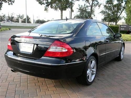 Mercedes-Benz CLK Class 2008 photo 4