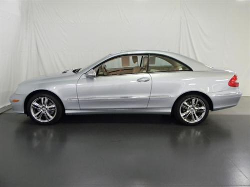 Mercedes-Benz CLK Class 2008 photo 2