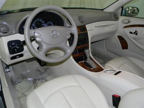 Mercedes-Benz CLK Class 2008 photo 5