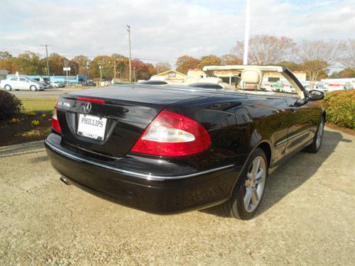 Mercedes-Benz CLK Class 2008 photo 2