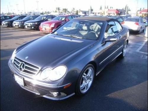 Mercedes-Benz CLK Class 2008 photo 2