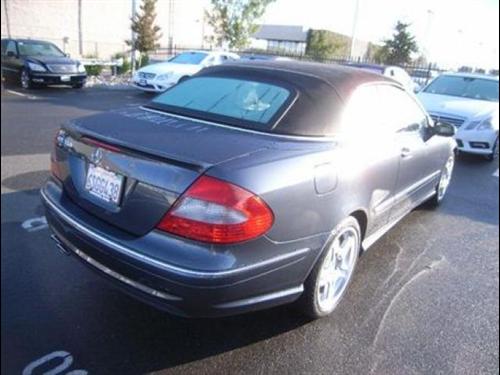 Mercedes-Benz CLK Class 2008 photo 4