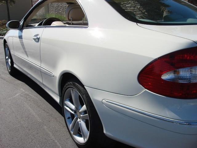 Mercedes-Benz CLK Class 2008 photo 3