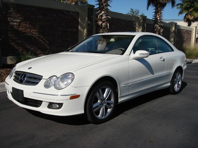 Mercedes-Benz CLK Class 2008 photo 4