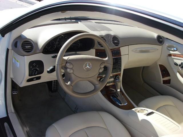 Mercedes-Benz CLK Class 2008 photo 5