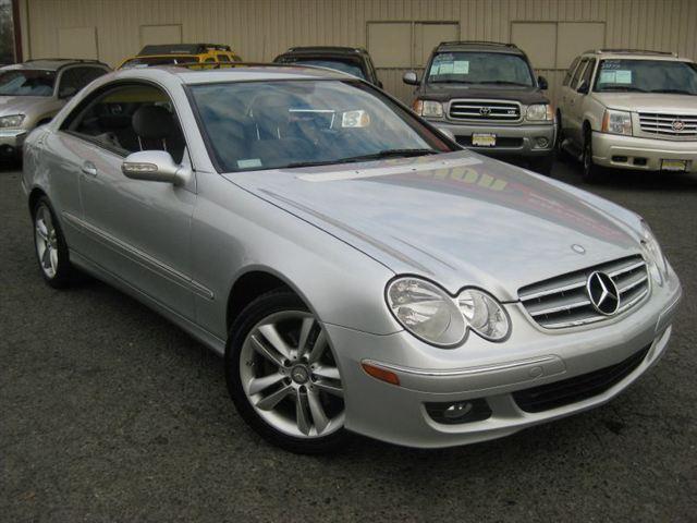 Mercedes-Benz CLK Class 2008 photo 2