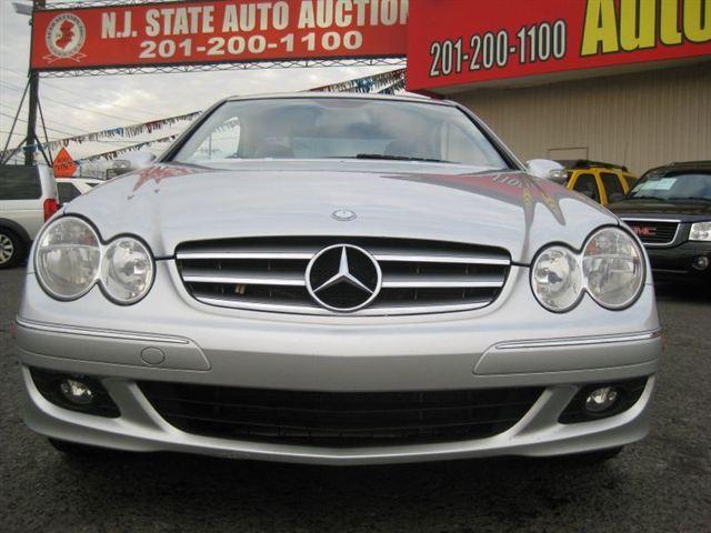 Mercedes-Benz CLK Class 2008 photo 3