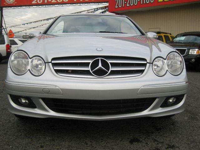 Mercedes-Benz CLK Class 2008 photo 4