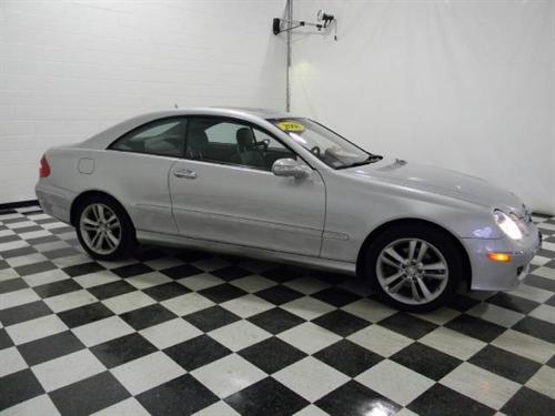 Mercedes-Benz CLK Class 2008 photo 2