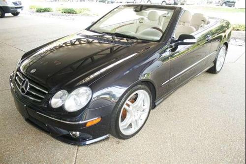 Mercedes-Benz CLK Class 2008 photo 2