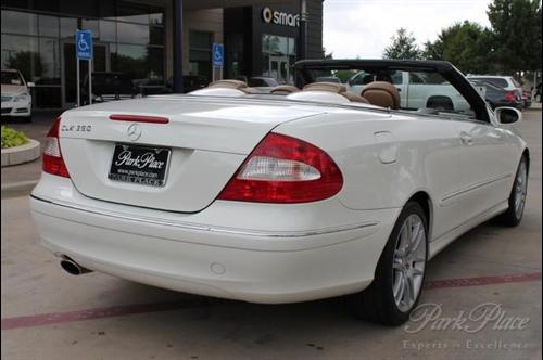 Mercedes-Benz CLK Class 2008 photo 2