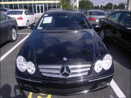 Mercedes-Benz CLK Class 2008 photo 1