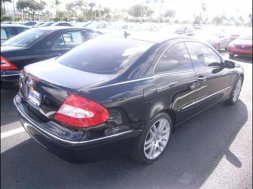 Mercedes-Benz CLK Class 2008 photo 3