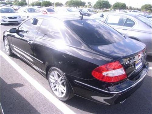 Mercedes-Benz CLK Class 2008 photo 5