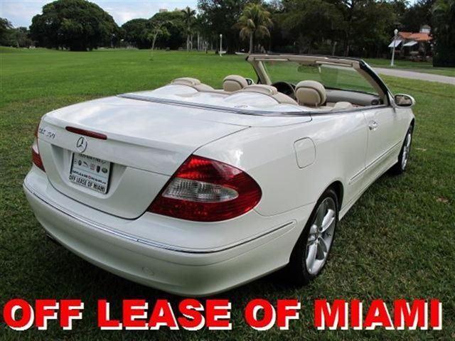 Mercedes-Benz CLK Class 2008 photo 4