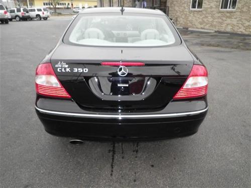 Mercedes-Benz CLK Class 2008 photo 4