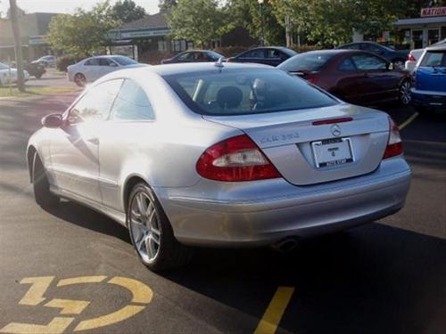 Mercedes-Benz CLK Class 2008 photo 1