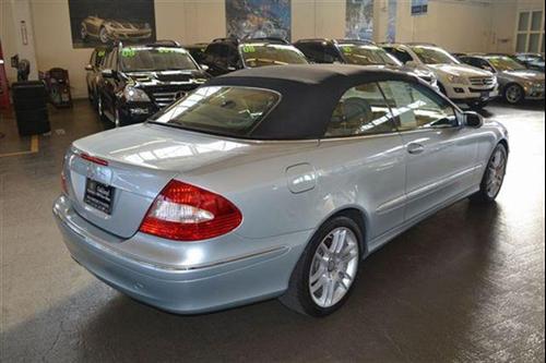 Mercedes-Benz CLK Class 2008 photo 4