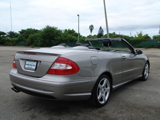 Mercedes-Benz CLK Class 2008 photo 4