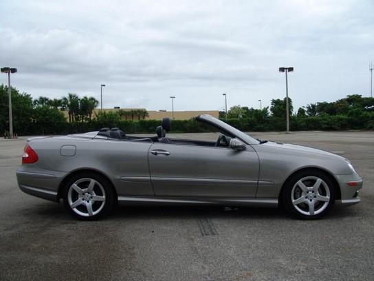 Mercedes-Benz CLK Class 2008 photo 5