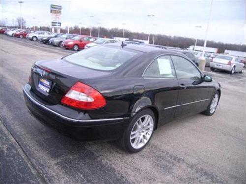 Mercedes-Benz CLK Class 2008 photo 4