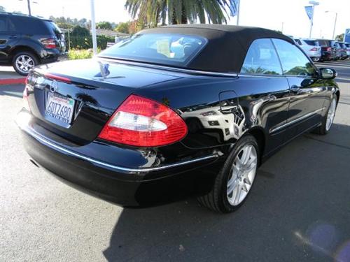 Mercedes-Benz CLK Class 2008 photo 4