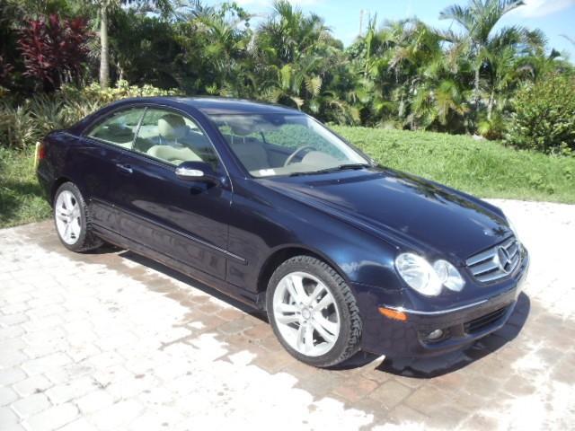 Mercedes-Benz CLK Class 2008 photo 1